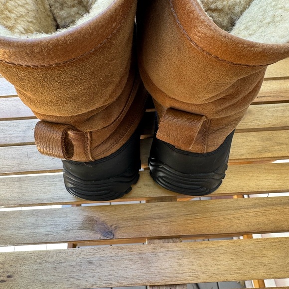 UGG Women's UGG Adirondack II Waterproof Insulated Winter Boots size EU 39 US 8 - Picture 6 of 11